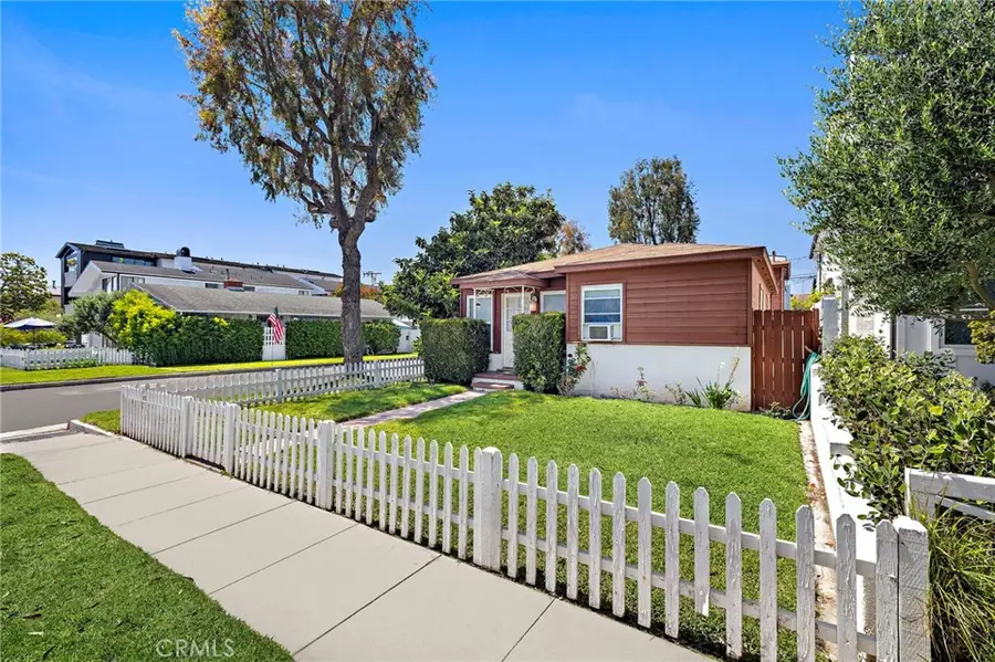 501 Poinsettia Avenue, Corona Del Mar, CA 92625 - #3