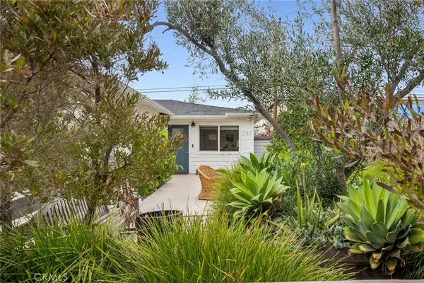 782 W 18th Street, Costa Mesa, CA 92627