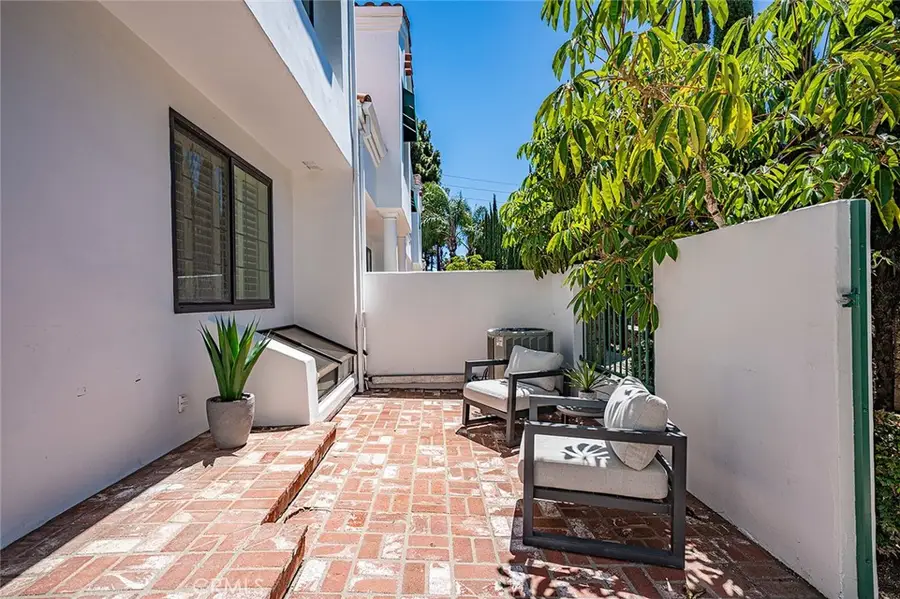 19462 Pompano Lane #111, Huntington Beach, CA 92648 - #2