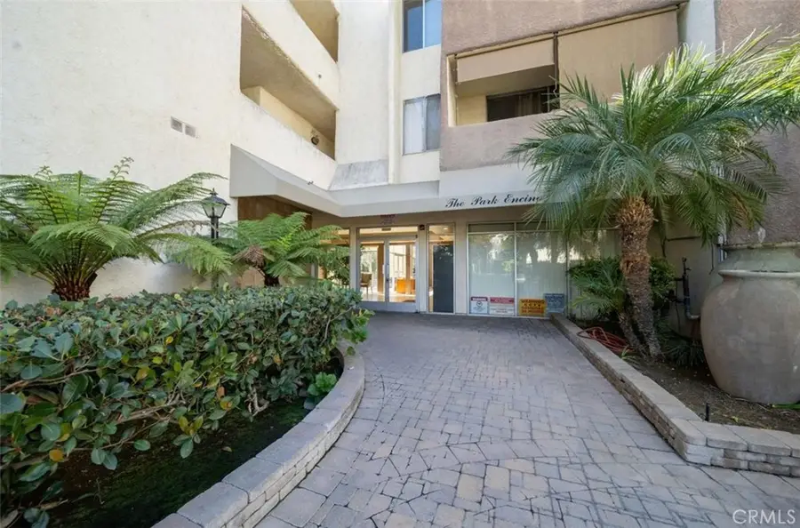 5325 Newcastle #108, Encino, CA 91316 - #2
