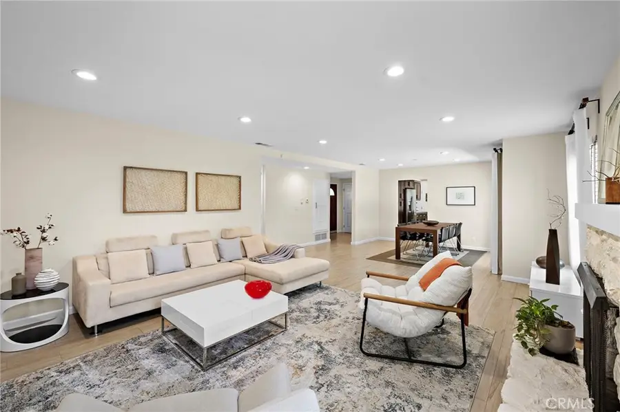 916 E Jonquil, Santa Ana, CA 92705 - #3
