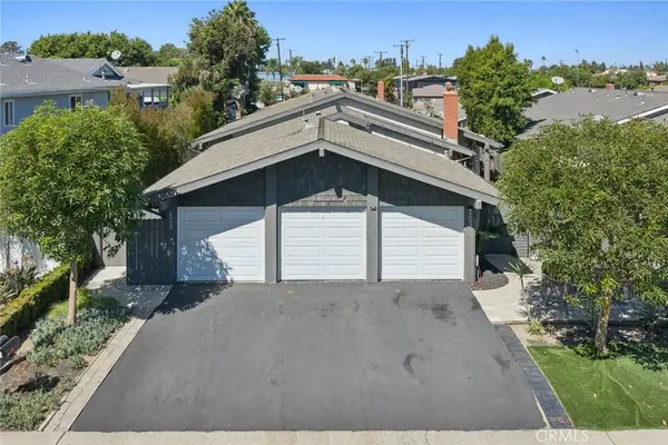 2033 Laurie Lane, Costa Mesa, CA 92627