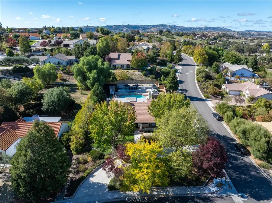 1329 Crown, Paso Robles, CA 93446 - Image #2