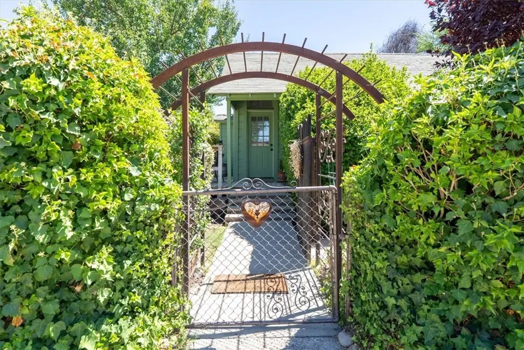 647 Vine Street, Paso Robles, CA 93446 - Image #1