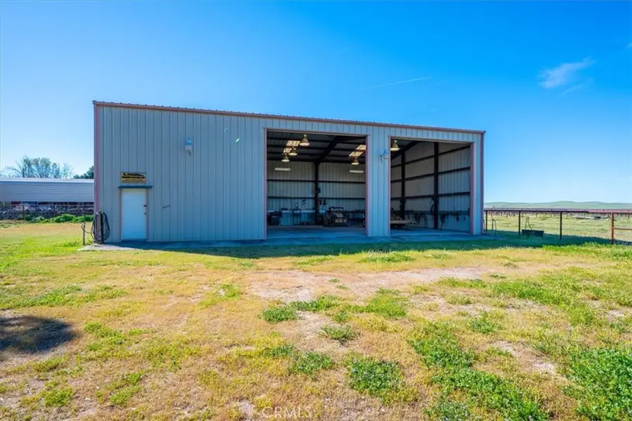 2100 Starkey Road, Shandon, CA 93461 - #3