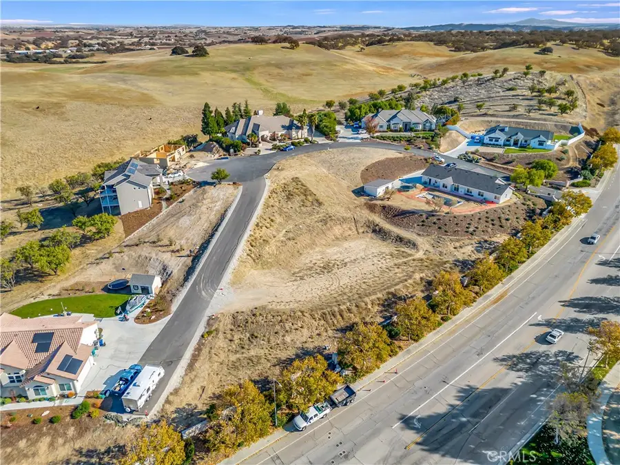 1225 Kapareil, Paso Robles, CA 93446 - #3