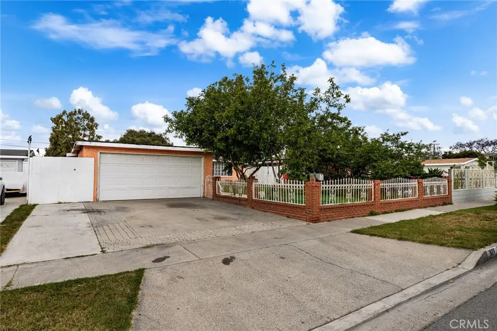 526 Nottingham Avenue, Santa Ana, CA 92703 - #1