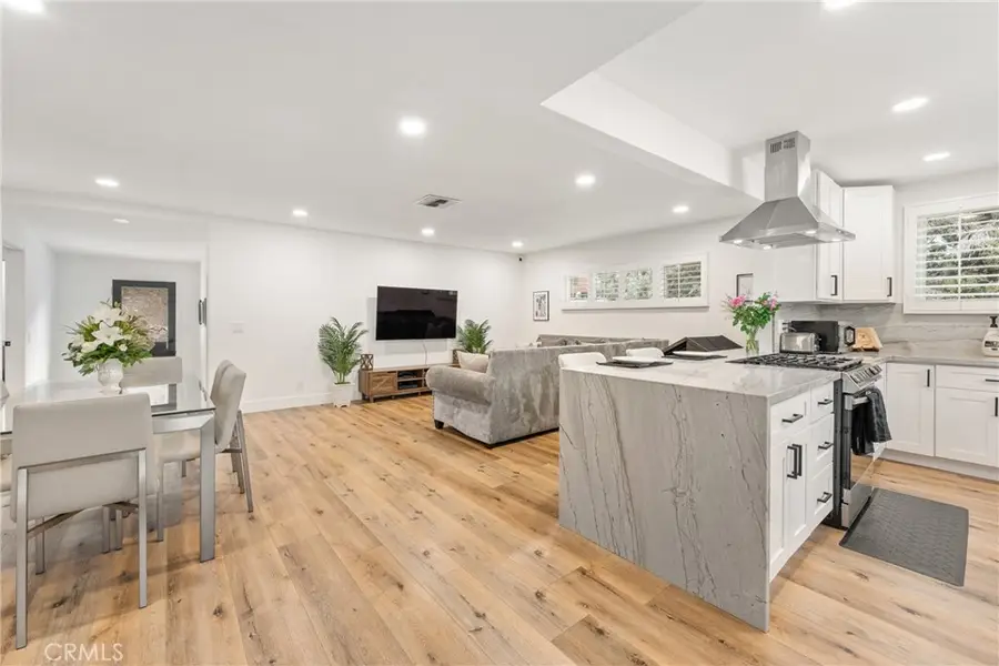 4743 Topanga Canyon Boulevard, Woodland Hills, CA 91364 - Image #2