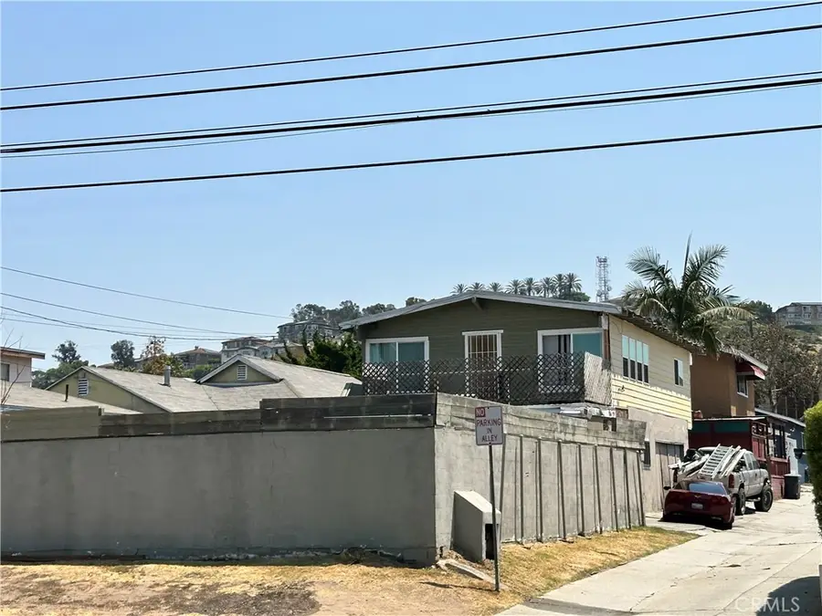 2238 Walnut Avenue, Signal Hill, CA 90755 - #2