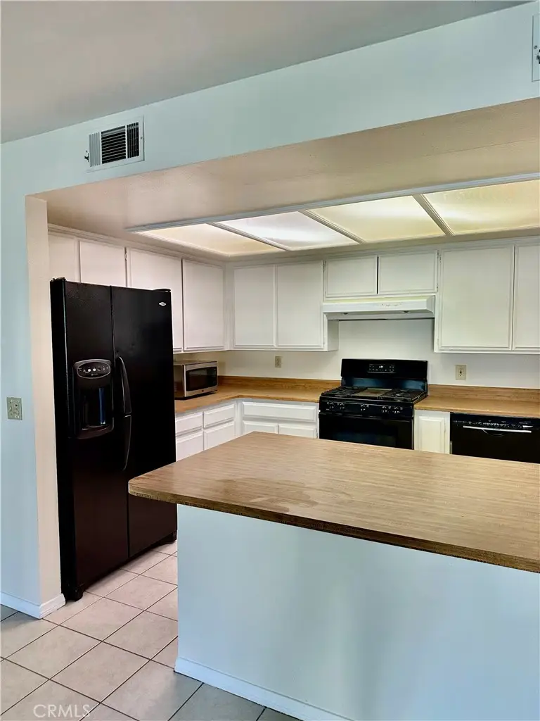 1305 W Latham Avenue #1305, Hemet, CA 92543 - Image #2