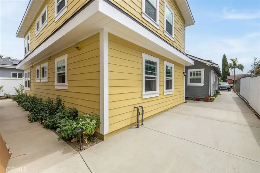 616 618 S Van Ness Avenue, Santa Ana, CA 92701 - Image #2