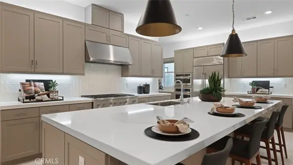 29412 Via Azul, Valencia, CA 91354