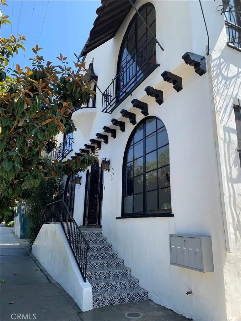 2568 N Beachwood Drive, Los Angeles, CA 90068 - #1