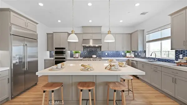 29610 Corte Ballenas, Valencia, CA 91354