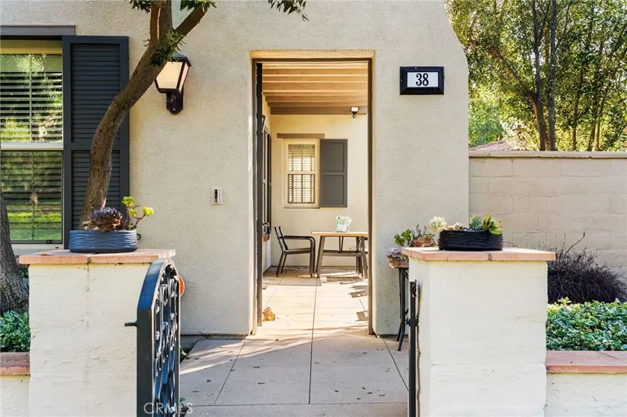 38 Upperbend, Irvine, CA 92618 - Image #2