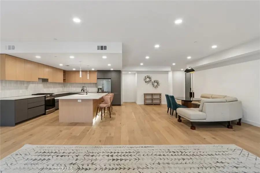 5110 Whitsett Avenue #105, Valley Village, CA 91607 - Image #2