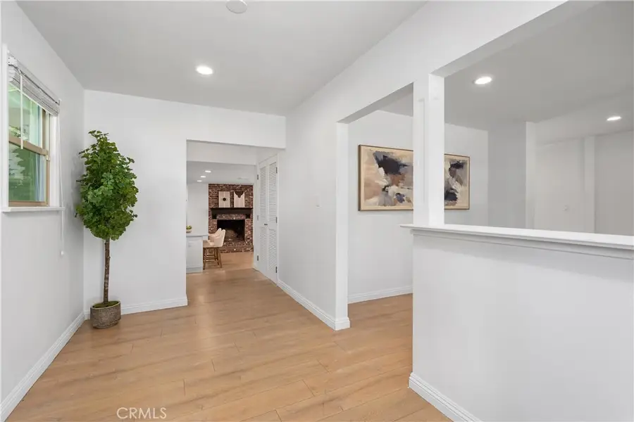 5732 Wilbur Avenue, Tarzana, CA 91356 - Image #2