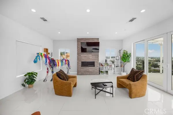 4240 Barrett, Los Angeles, CA 90032
