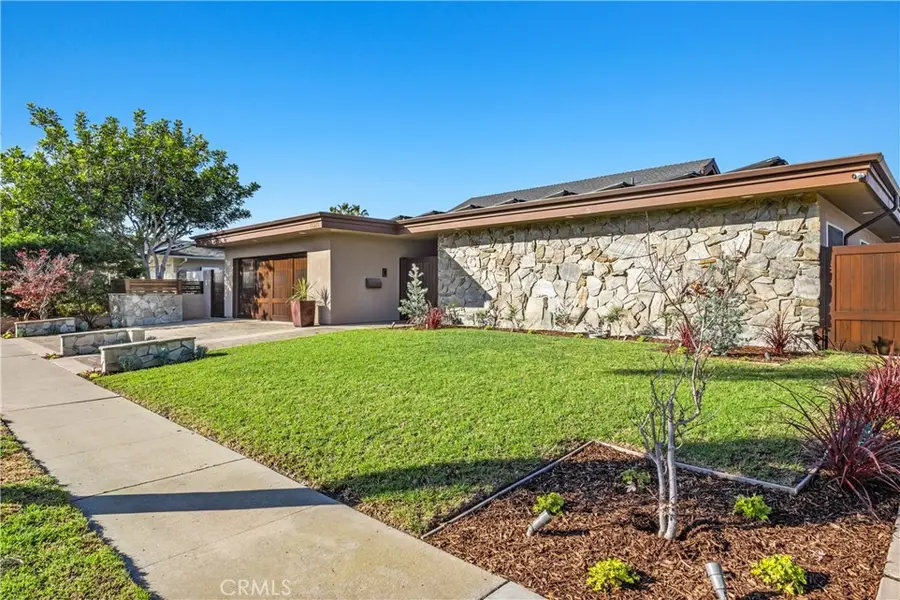 16931 Roundhill, Huntington Beach, CA 92649 - Image #2