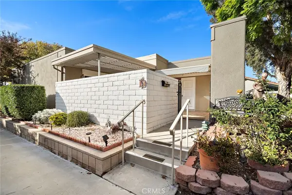 2048 Via Mariposa #D, Laguna Woods, CA 92637