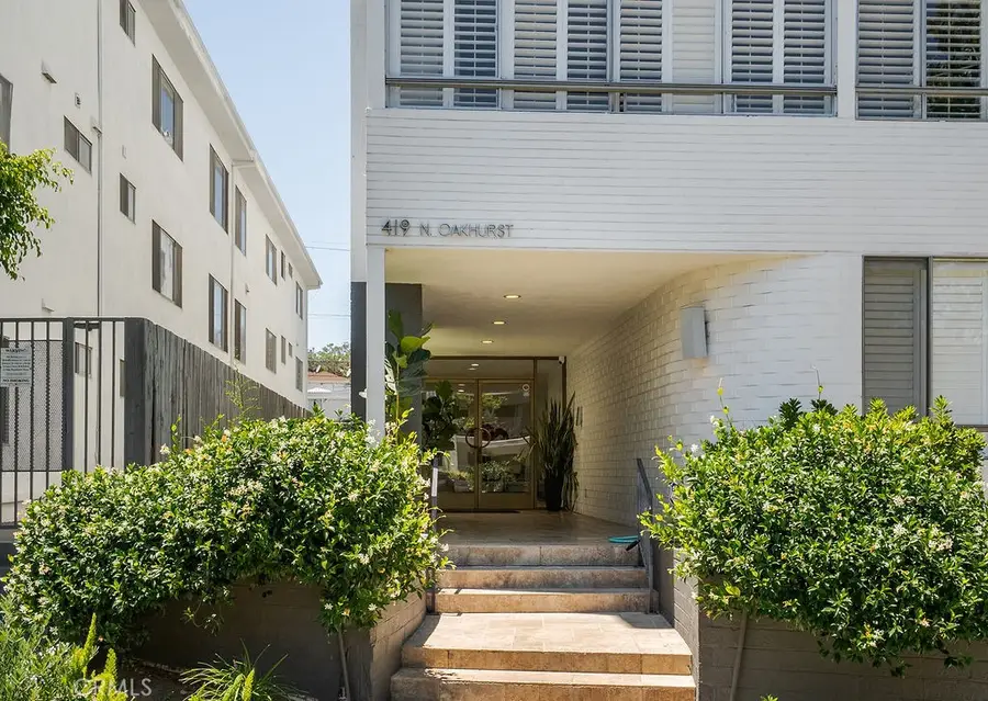 419 N Oakhurst Drive #102, Beverly Hills, CA 90210 - Image #2