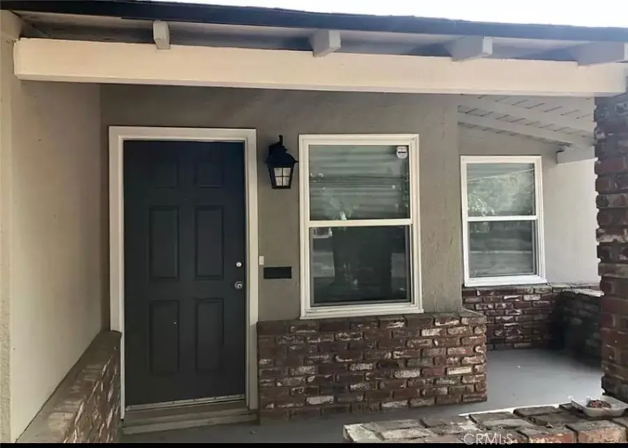 704 N Garden, Visalia, CA 93291 - Image #2