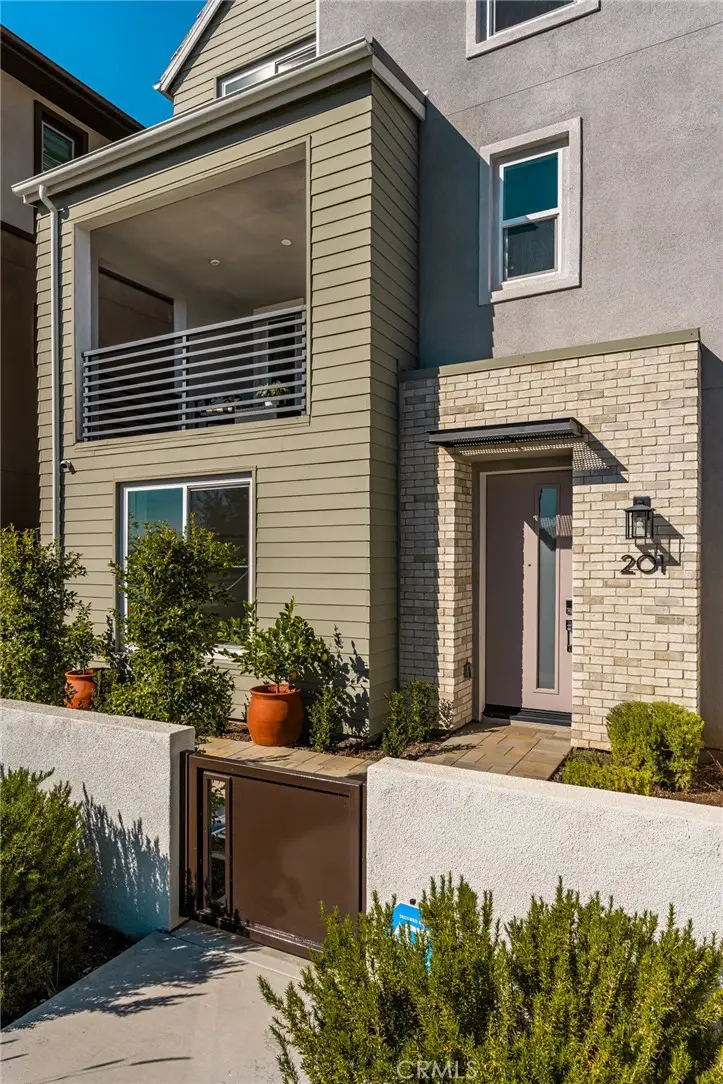 201 Lynx, Irvine, CA 92618 - Image #2