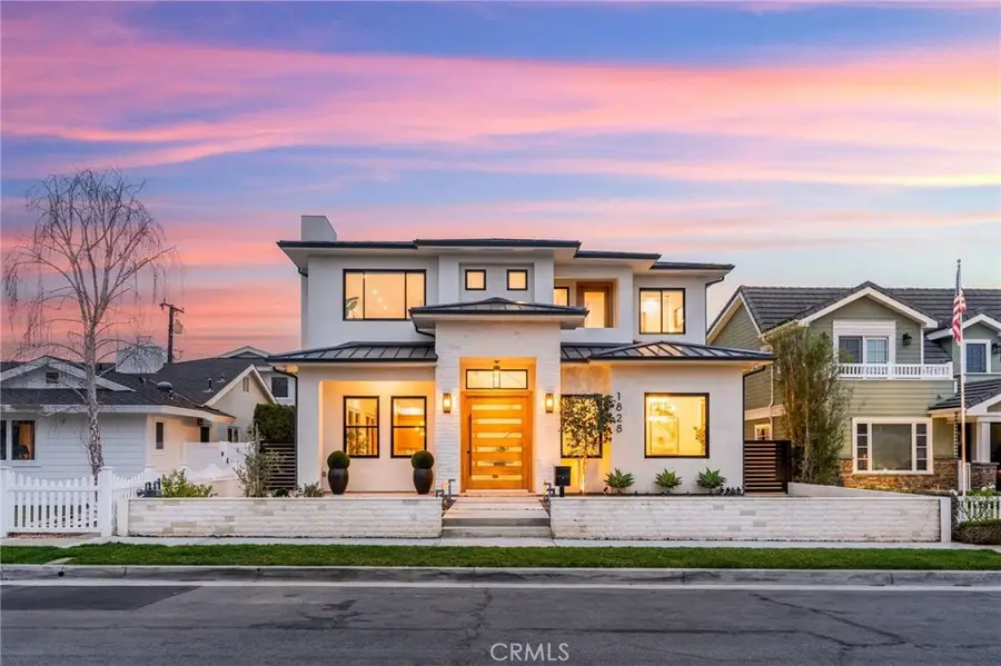 1828 Pine Street, Huntington Beach, CA 92648 - #2