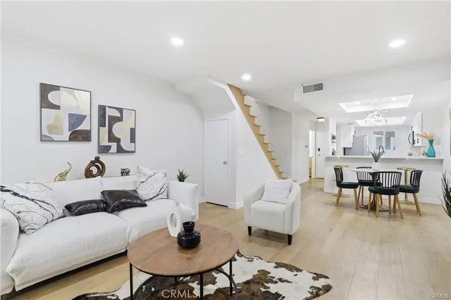 11119 Camarillo #104, West Toluca Lake, CA 91602 - Image #2