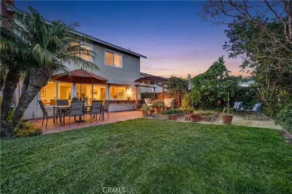 5552 Ridgebury Drive, Huntington Beach, CA 92649