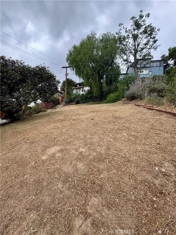 2106 Roselin, Los Angeles, CA 90039