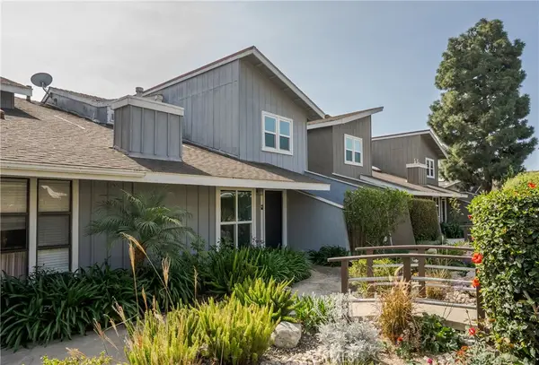 345 University Drive #F4, Costa Mesa, CA 92627