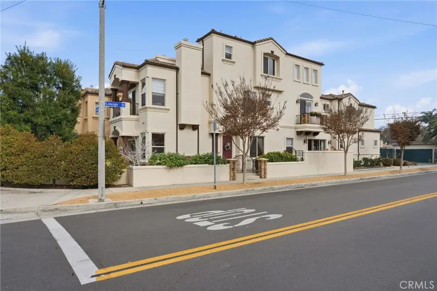 1202 Huntington Street, Huntington Beach, CA 92648 - #3