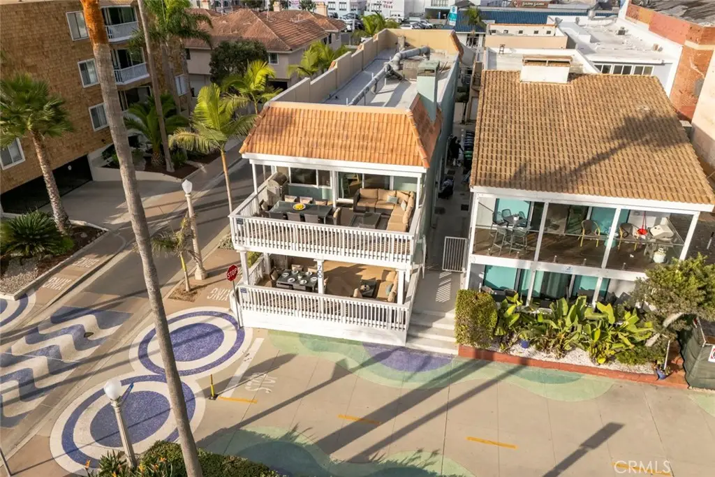 700 E Oceanfront, Newport Beach, CA 92661 - Image #1