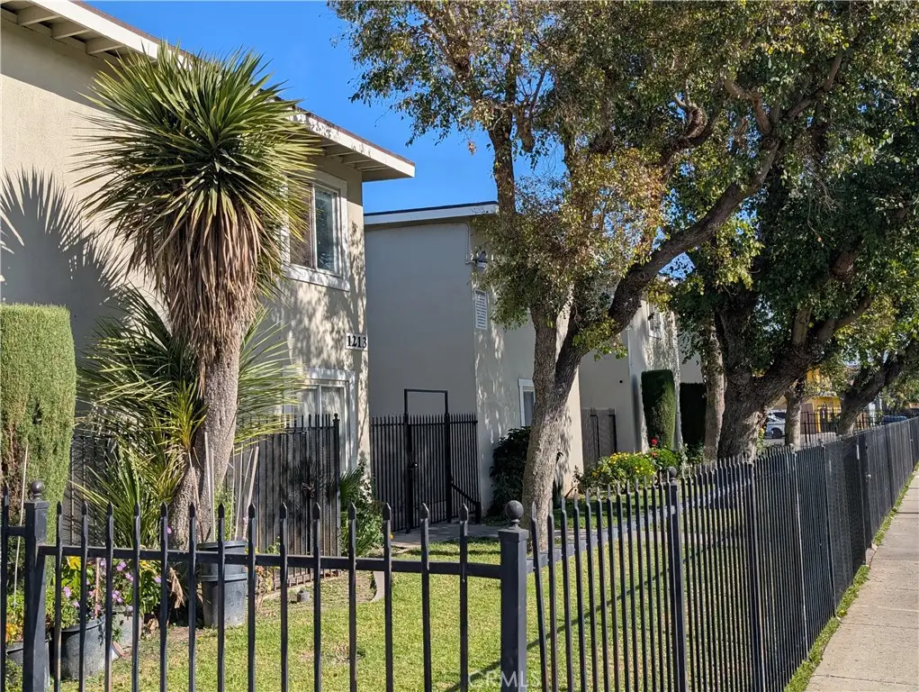 1213 W Brook, Santa Ana, CA 92703 - #1