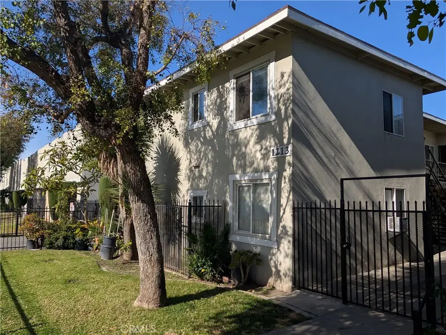 1213 W Brook, Santa Ana, CA 92703 - #3