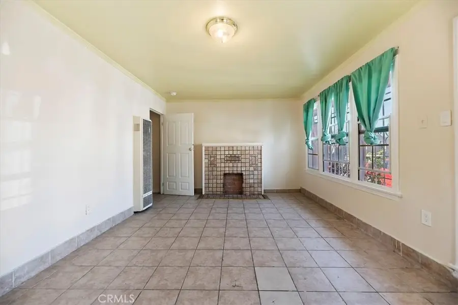1174 W 38th, Los Angeles, CA 90037 - #3