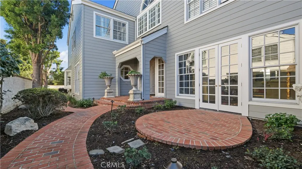 18 Hillsdale, Newport Beach, CA 92660 - #1