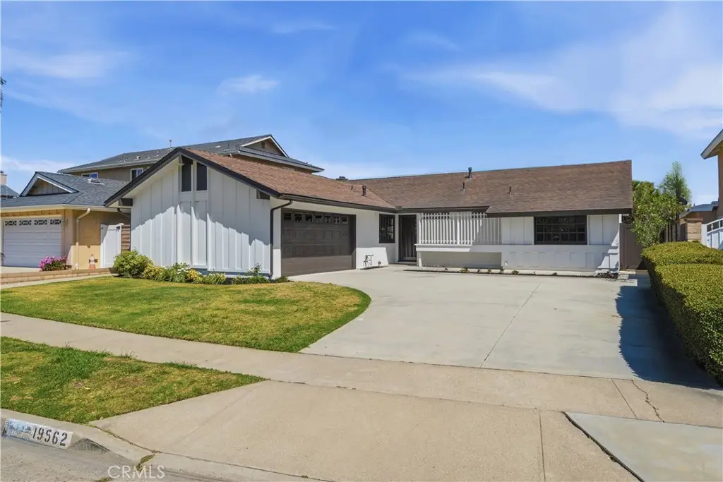 19562 Aragon Circle, Huntington Beach, CA 92646 - #1