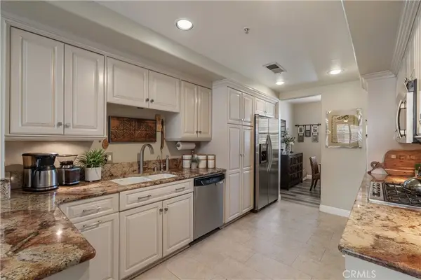 5142 Warner Ave #209, Huntington Beach, CA 92649