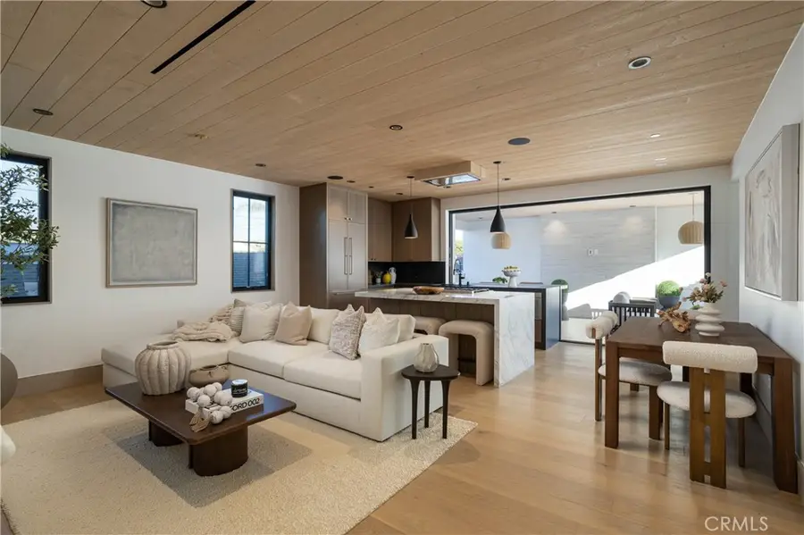 519 Narcissus Avenue #B, Corona Del Mar, CA 92625 - #3