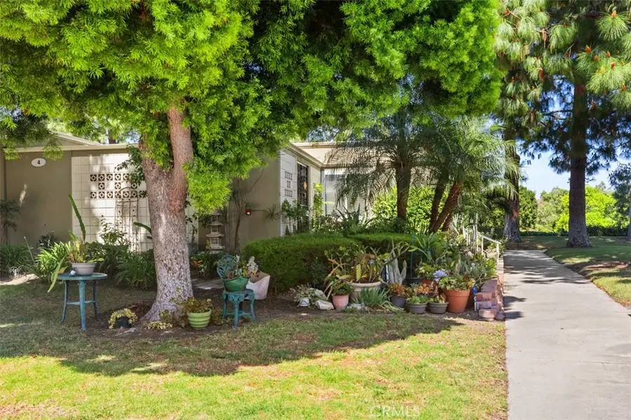 4 Avenida Castilla #D, Laguna Woods, CA 92637 - #3