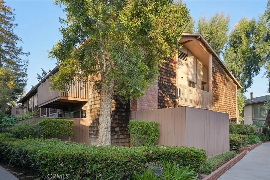 1044 Cabrillo Park Dr #B, Santa Ana, CA 92701 - #3