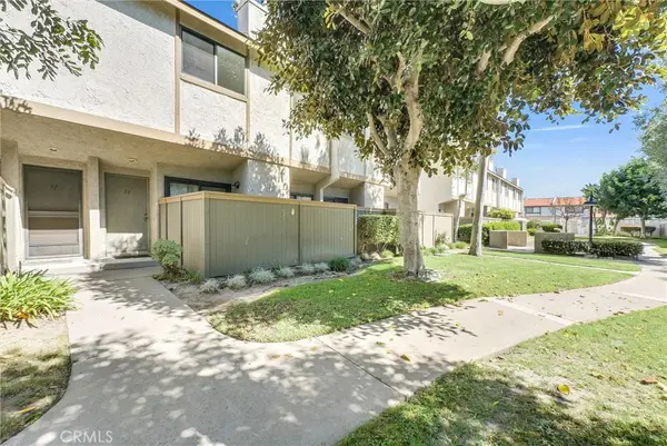 2000 W Palmyra #30, Orange, CA 92868