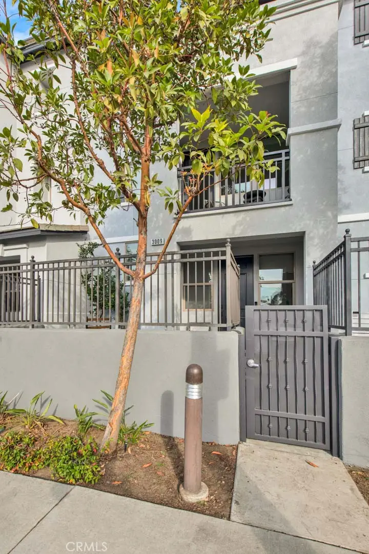 3009 E Pacific Coast, Signal Hill, CA 90755 - #3