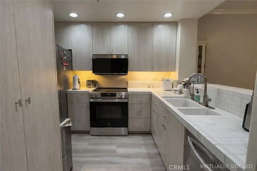 2253 Martin #107, Irvine, CA 92612 - #3