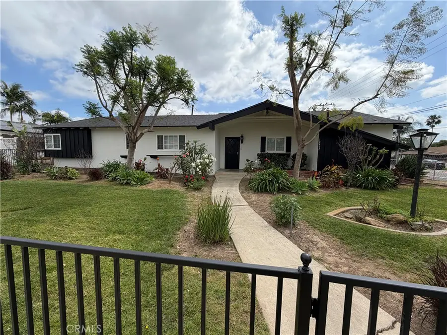 12472 Woodlawn Avenue, North Tustin, CA 92780 - #3
