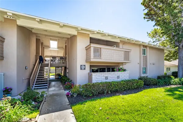 8877 Lauderdale Court #209E, Huntington Beach, CA 92646