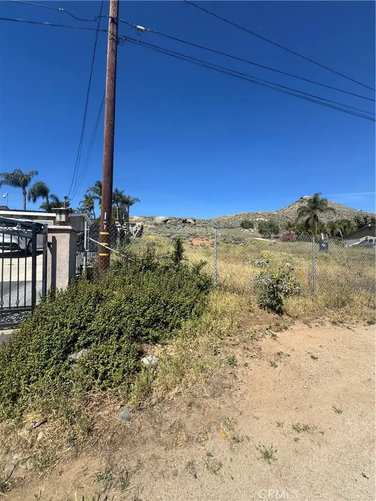 3829 Scenic Drive, Riverside, CA 92509 - #3