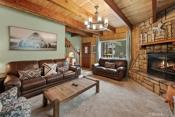560 Lakewood Lane, Big Bear Lake, CA 92315